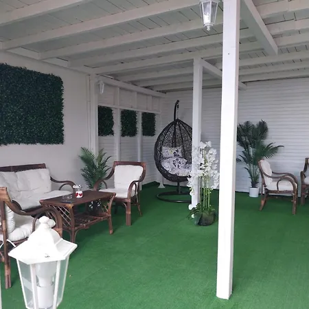 Hotel Aura Family 2*