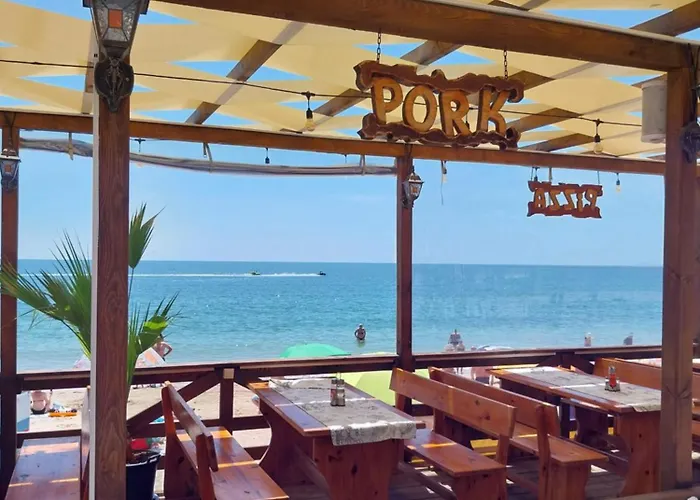 Hotel Aura Family 2*