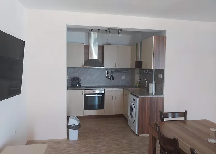 Hotel Aura Family 2*